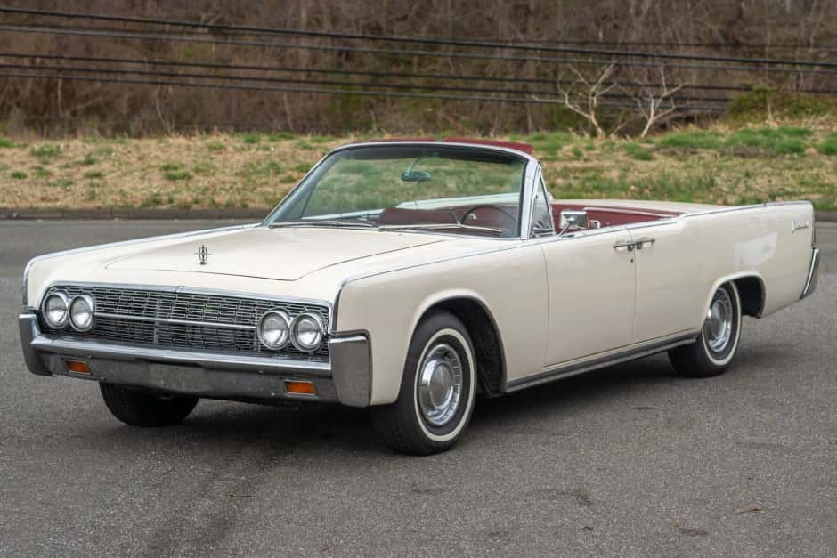 1962 Lincoln Continental (1961-1969) sold for $110,000