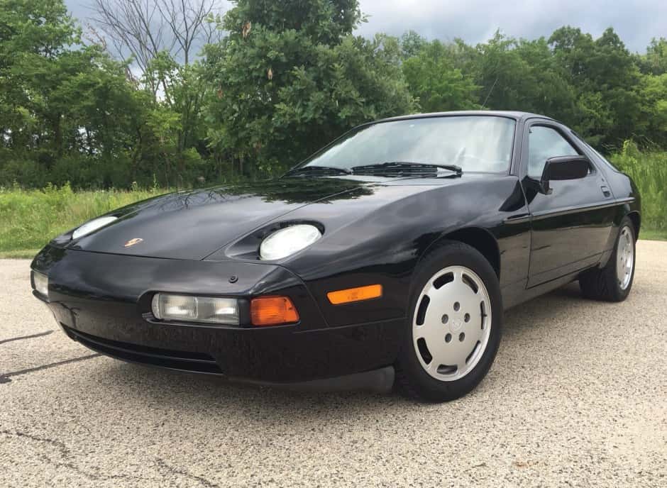 1989 Porsche 928 sold for $29,333