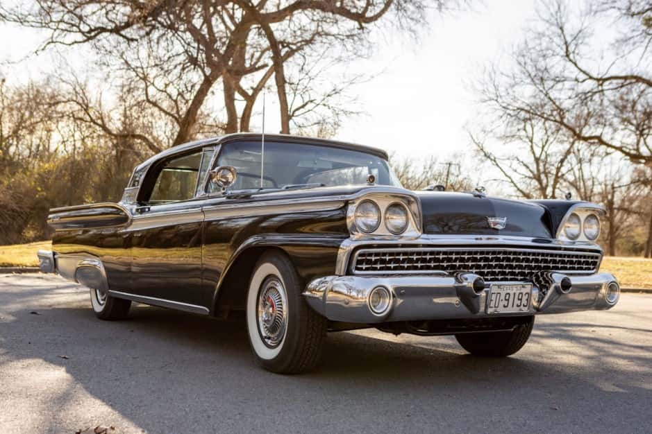 1959 Ford Galaxie sold for $32,359