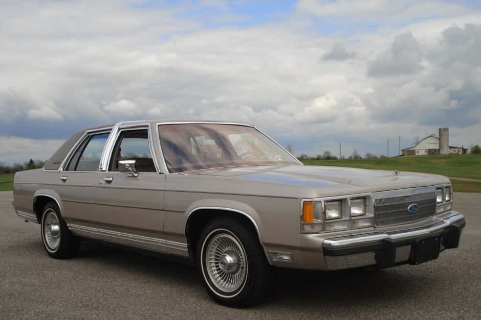 1991 Ford LTD sold for $8,150
