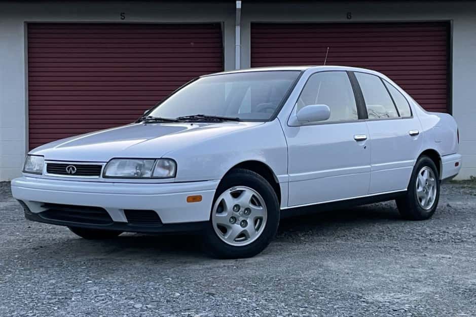 1995 Infiniti  sold for $5,600