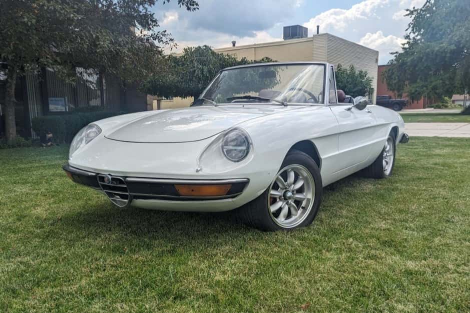 1980 Alfa Romeo 105/115 Spider Series 2 sold for $22,500