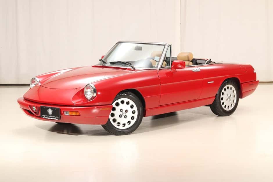 1991 Alfa Romeo 105/115 Spider Series 4 sold for $9,500