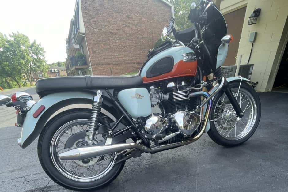 2009 Triumph New Bonneville (2000+) sold for $4,556