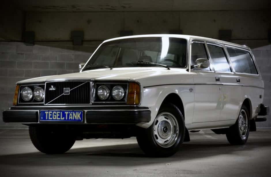 1979 Volvo 240 sold for $9,850