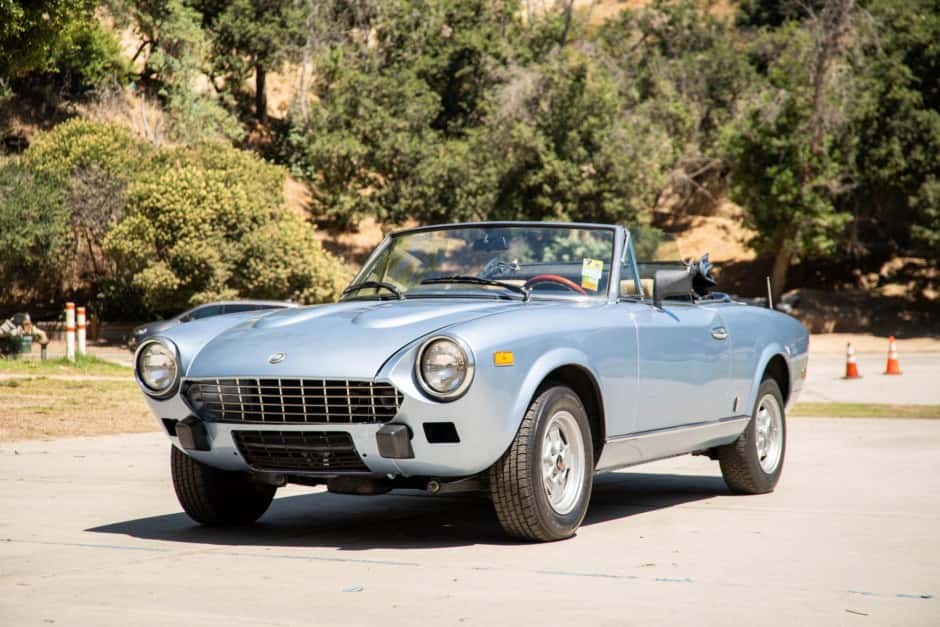 1981 Fiat 124 Spider (1966-1985) sold for $9,500