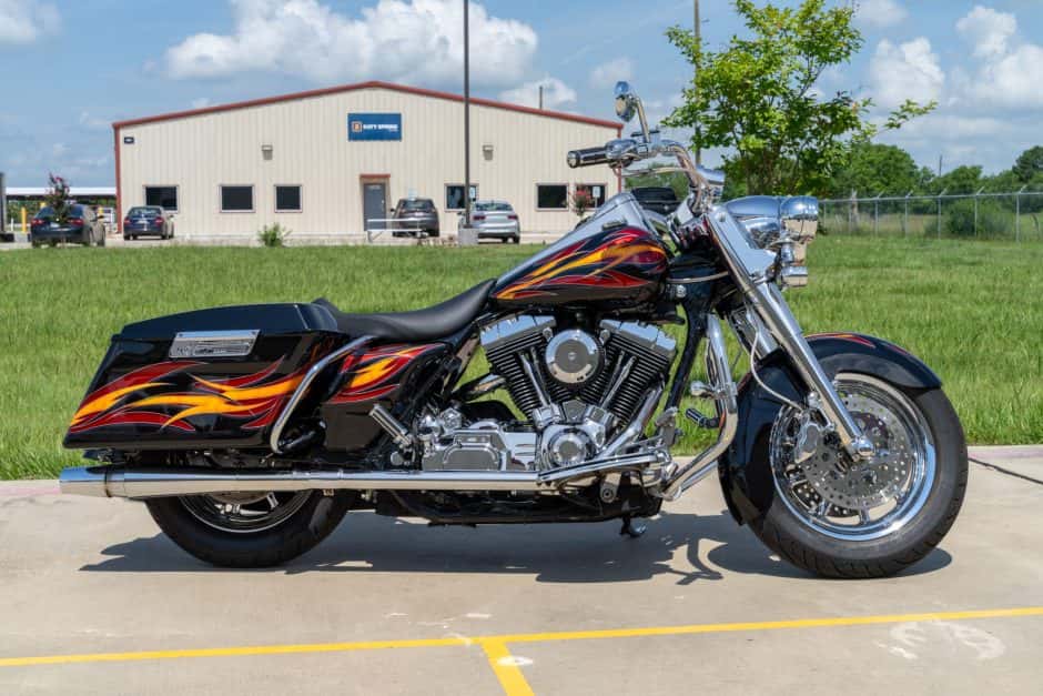 2001 Harley-Davidson Touring sold for $6,700