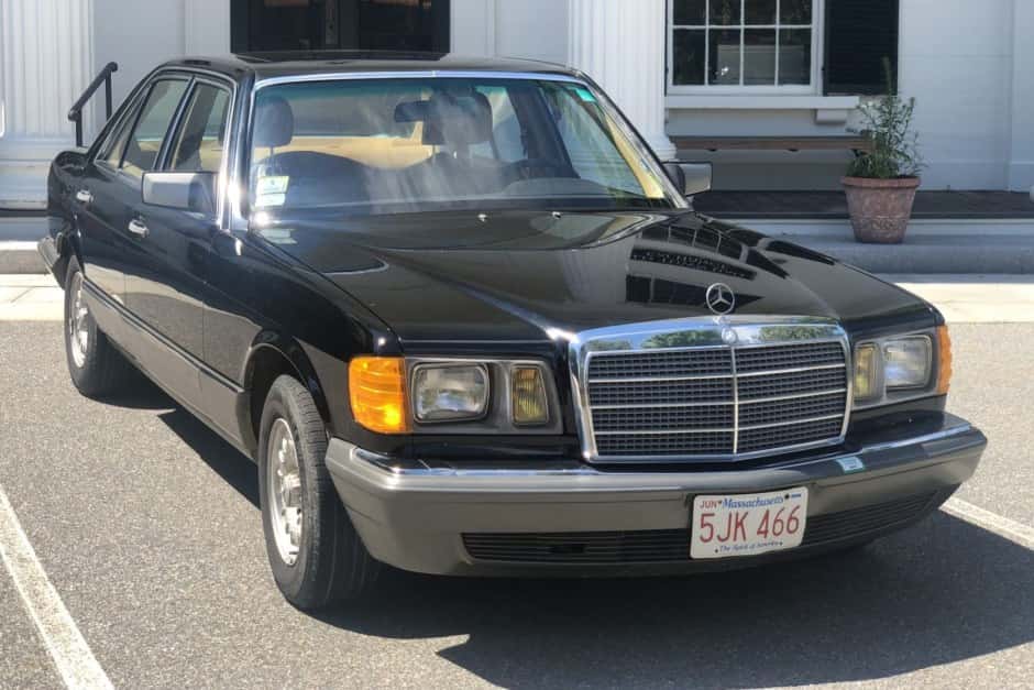 1985 Mercedes-Benz W126 S-Class sold for $7,250