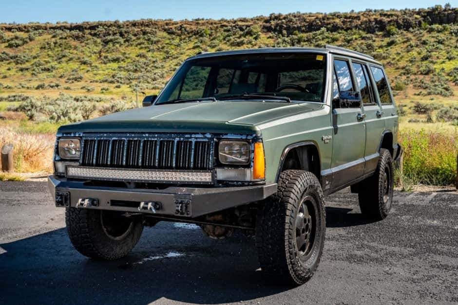 1992 Jeep XJ Cherokee sold for $5,800