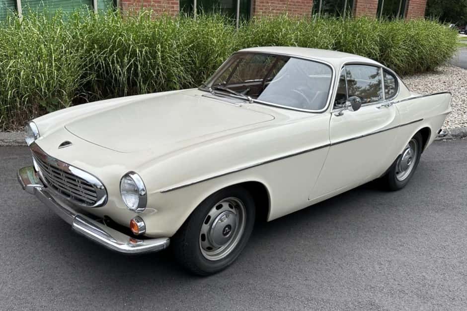 1967 Volvo P1800/1800 sold for $25,750