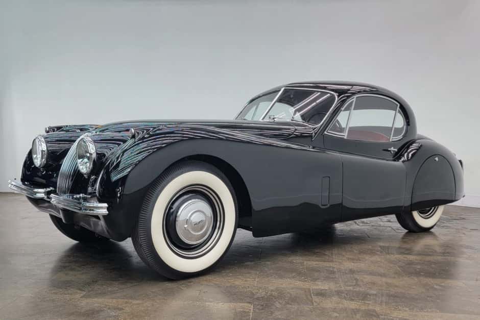 1952 Jaguar XK120 sold for $71,000