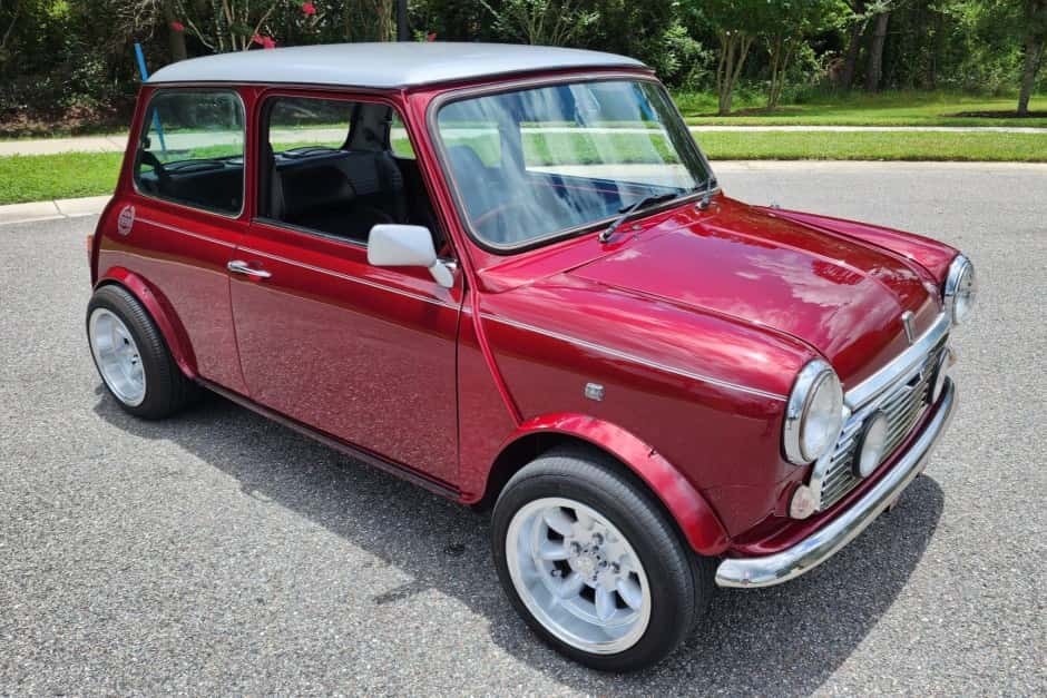 1991 Mini Mk VI & Mk VII sold for $9,600