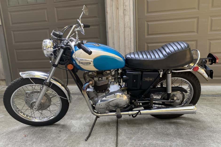 1971 Triumph Trophy sold for $2,400