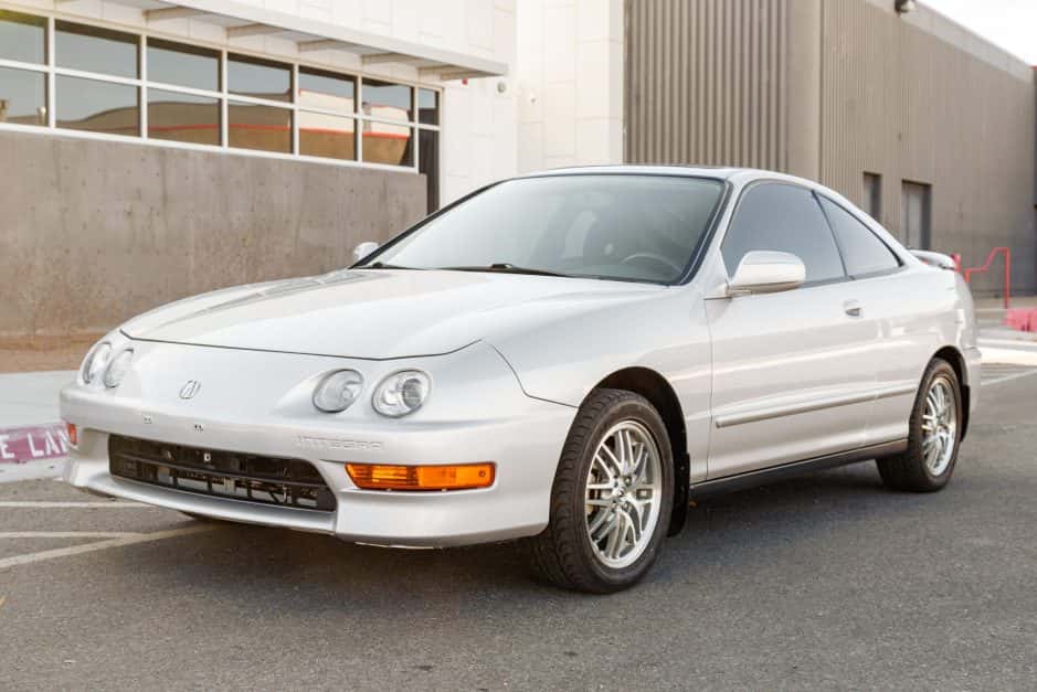 2000 Acura Integra sold for $13,512