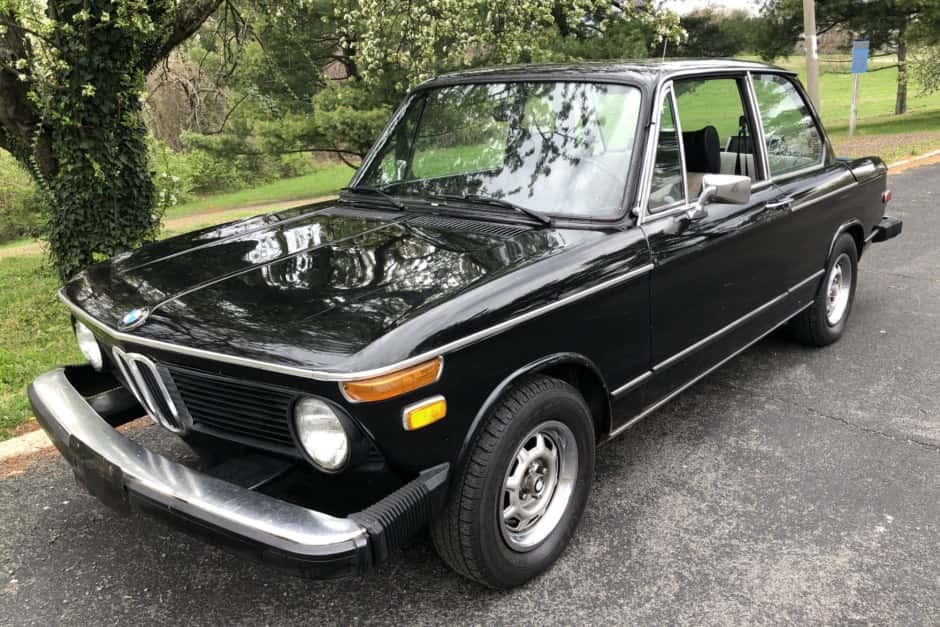 1975 BMW 2002 sold for $9,100