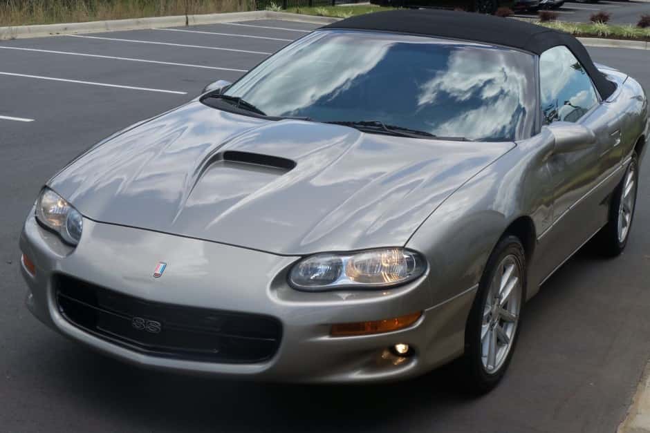2001 Chevrolet Camaro 4th Generation 1993-2002 sold for $12,250