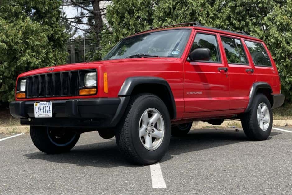 1997 Jeep XJ Cherokee sold for $11,500