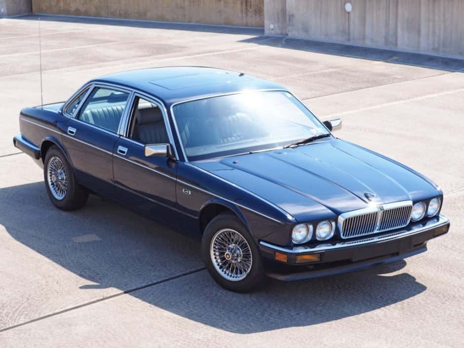 1988 Jaguar XJ40 XJ (1988-1994) sold for $10,100