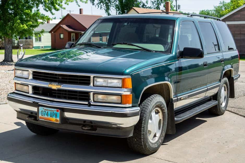 1996 Chevrolet Tahoe GMT400 sold for $8,169