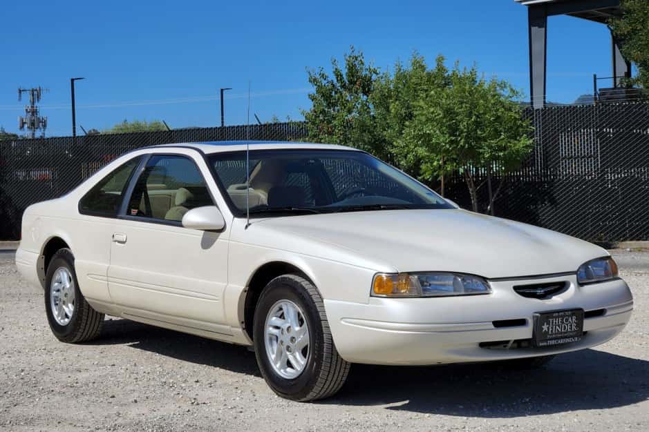 1996 Ford Thunderbird (1989-1997) sold for $7,200