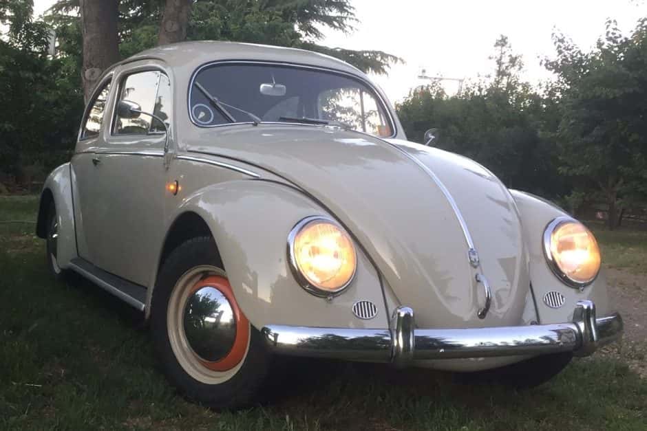 1954 Volkswagen Beetle (Oval Window) sold for $17,000