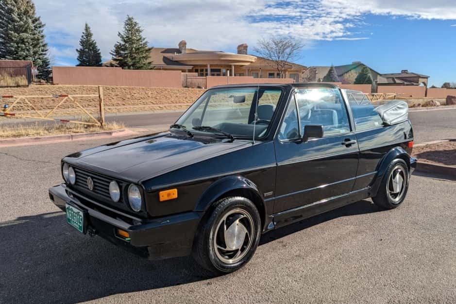 1990 Volkswagen Golf/Rabbit Cabriolet sold for $7,900