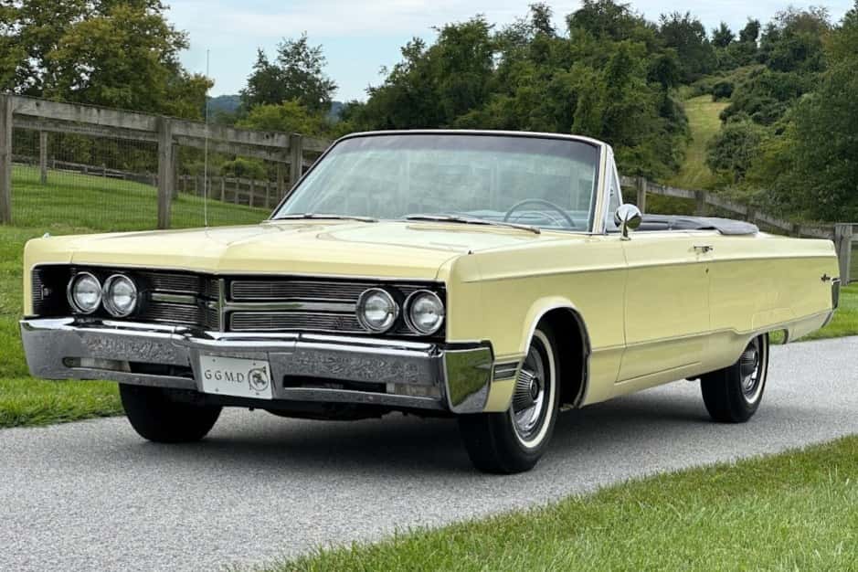 1967 Chrysler 300 Non-Letter Series (1962-1972) sold for $37,000