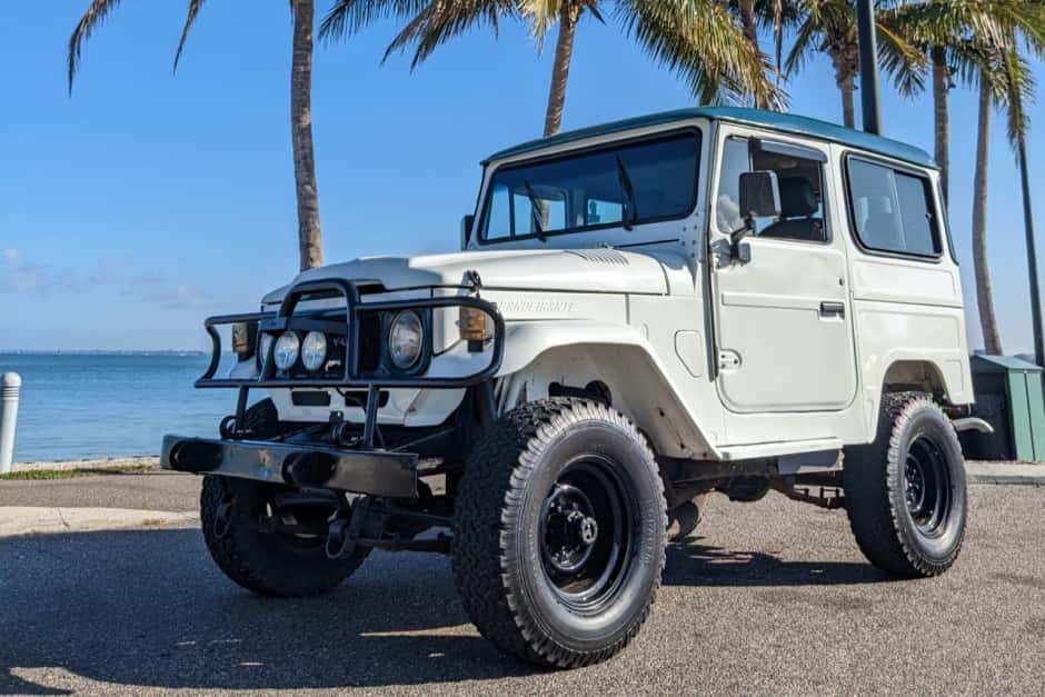 1989 Toyota Land Cruiser FJ40 sold for $20,250