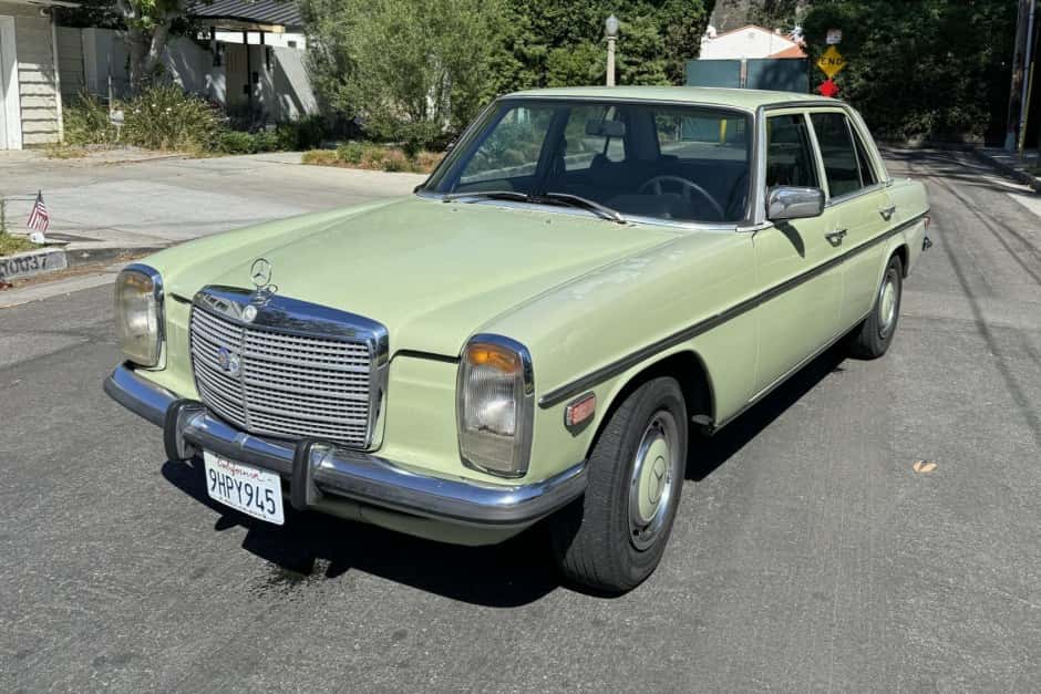 1976 Mercedes-Benz W114 & W115 sold for $6,450