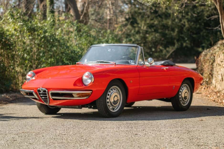 1967 Alfa Romeo 105/115 Spider Series 1 sold for $68,000