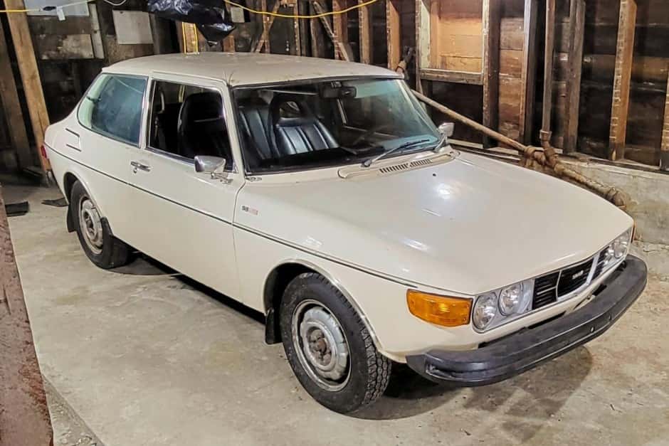 1975 Saab 99 sold for $1,699