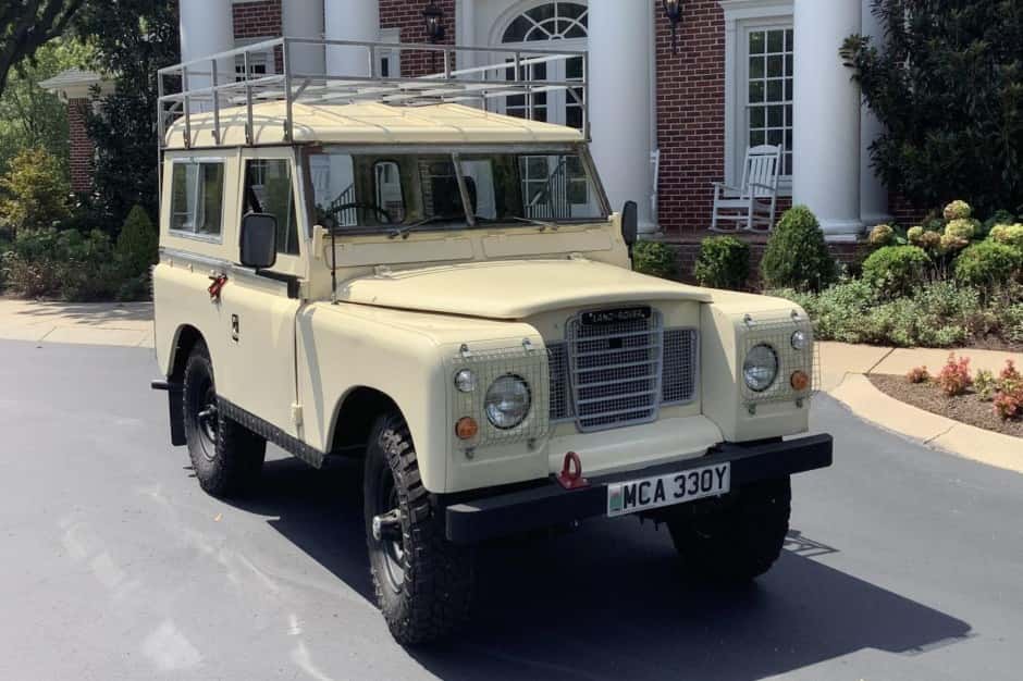 1982 Land Rover Series 88 sold for $18,500