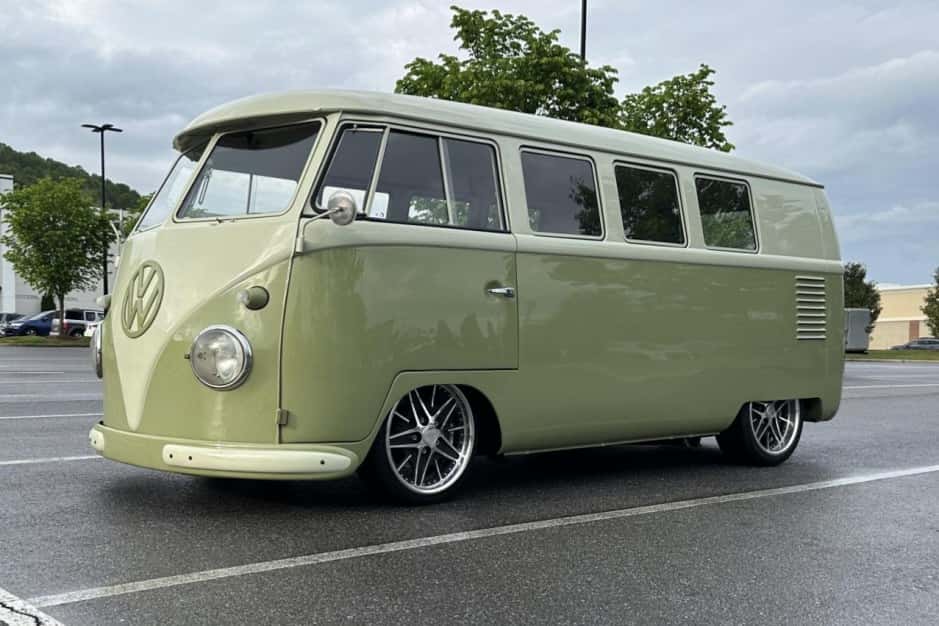 1959 Volkswagen Split-Window Bus sold for $36,500