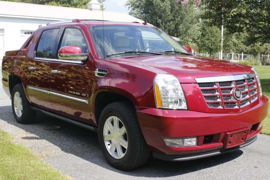 2007 Cadillac Escalade & EXT GMT900 (2007-2014) sold for $31,600