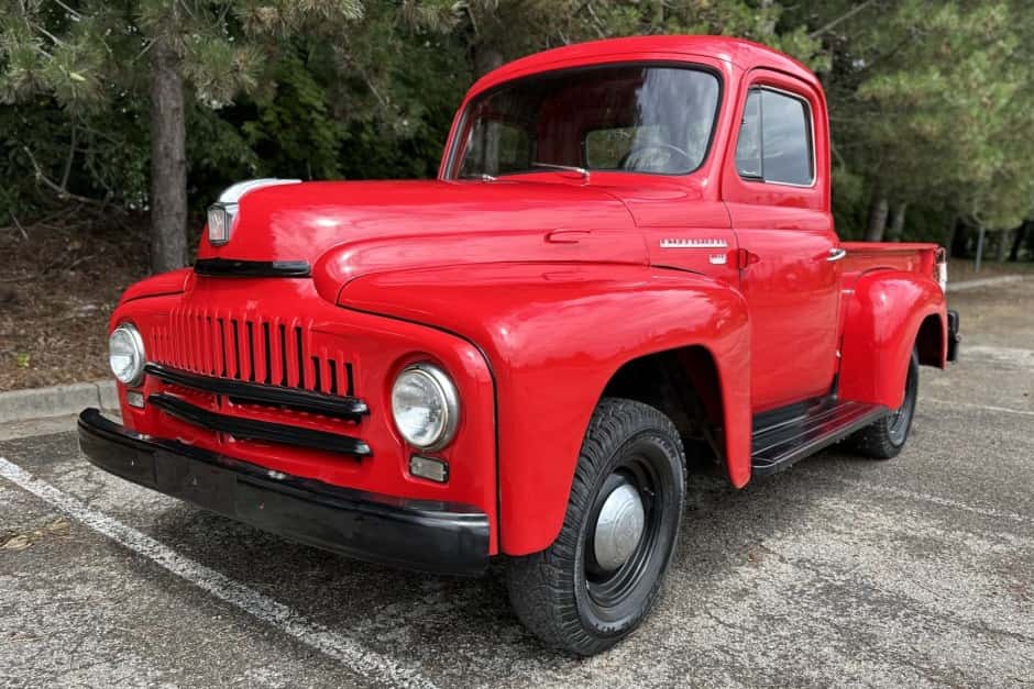 1952 International Harvester Pickup sold for $15,411