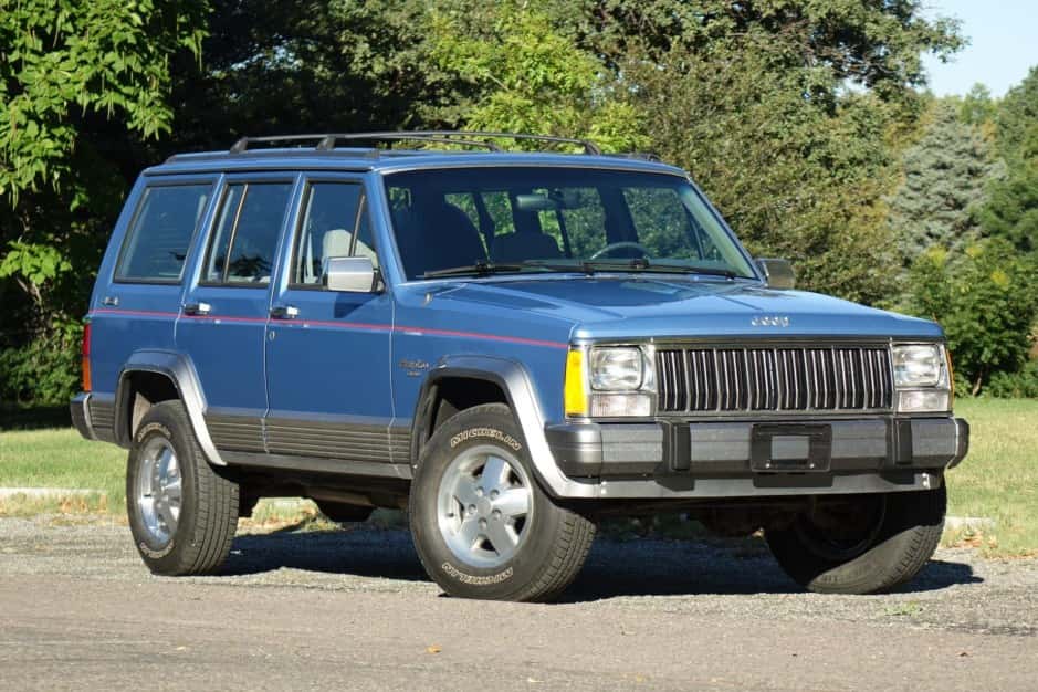 1992 Jeep XJ Cherokee sold for $9,500