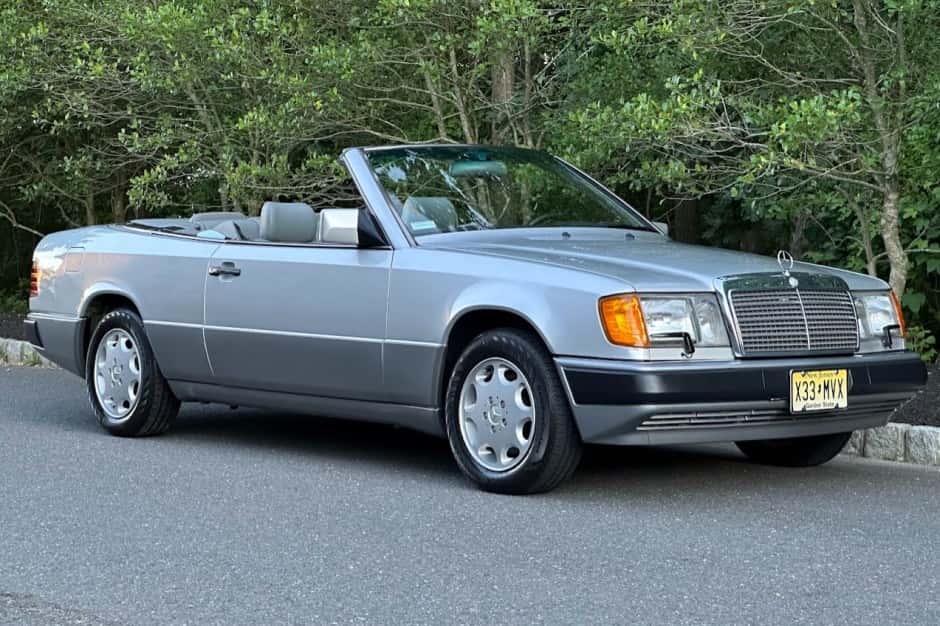 1993 Mercedes-Benz W124 E-Class sold for $21,000