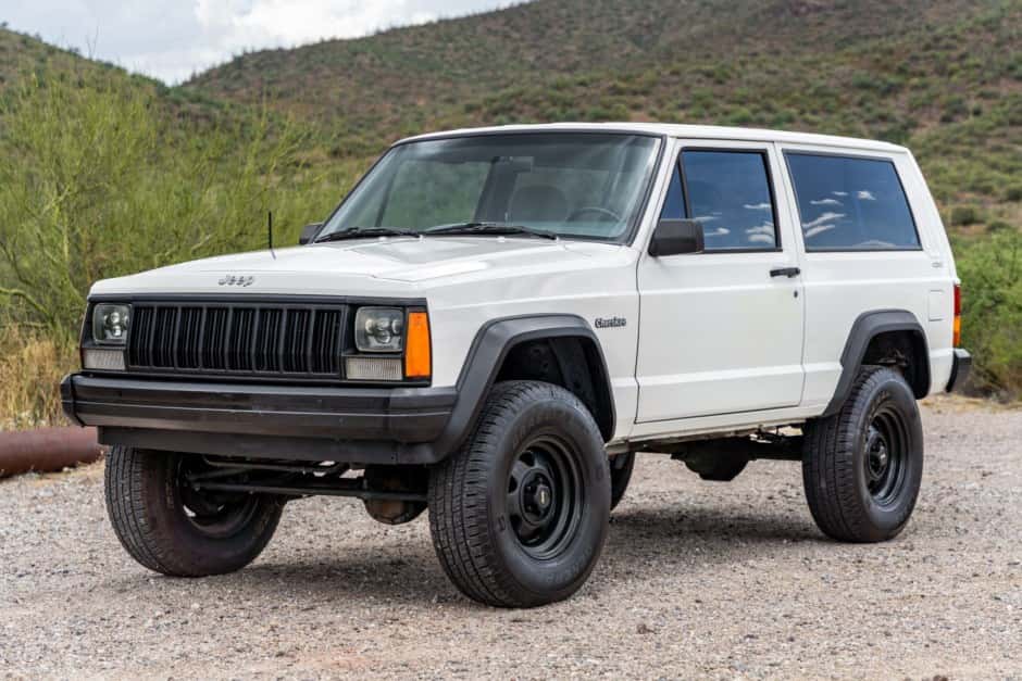 1996 Jeep XJ Cherokee sold for $7,600
