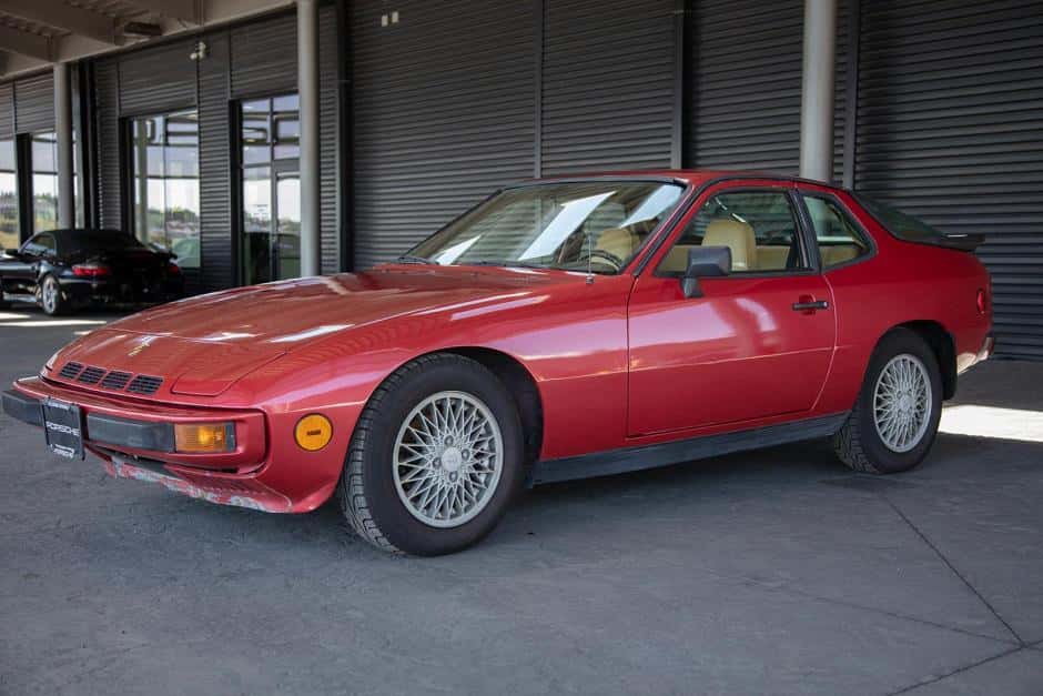 1980 Porsche 924 sold for $8,000