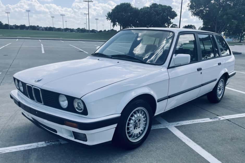 1990 BMW E30 3-Series Touring sold for $7,900