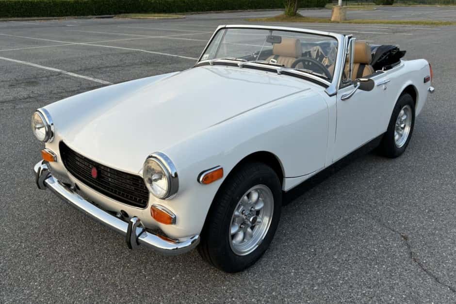1973 MG Midget sold for $13,750