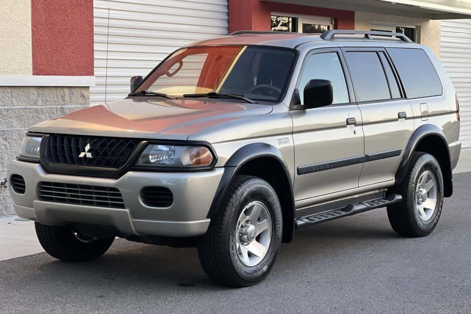 2003 Mitsubishi Pajero & Montero sold for $10,000