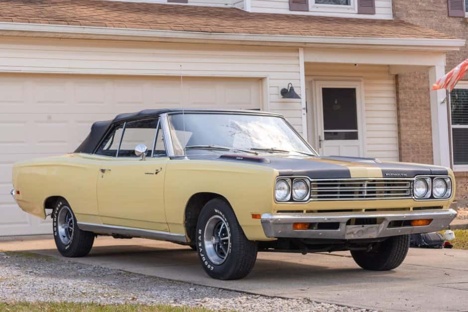 1969 Plymouth Road Runner sold for $38,500