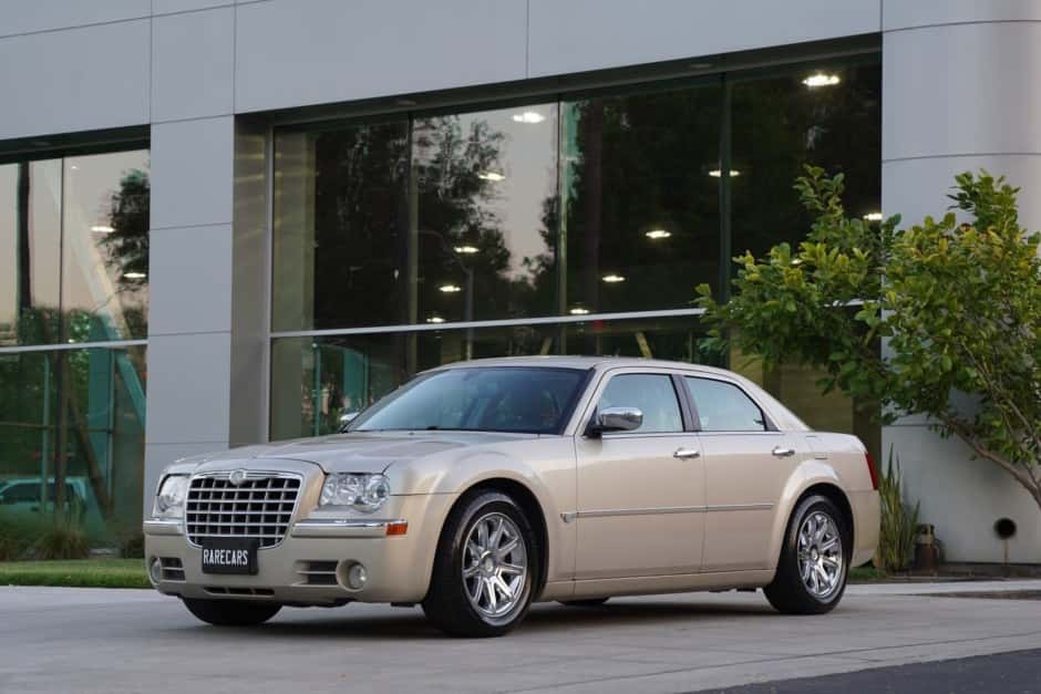 2006 Chrysler 300 (2005-2023) sold for $11,250