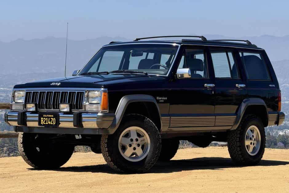 1992 Jeep XJ Cherokee sold for $18,250