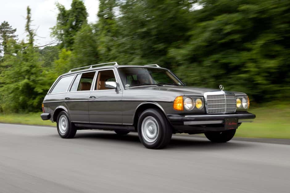 1985 Mercedes-Benz W123 sold for $29,500