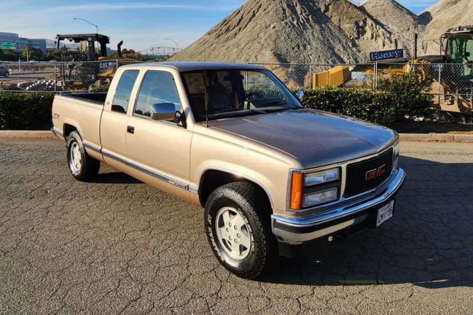 1992 GMC Sierra (GMT400 1988-2002) sold for $10,750