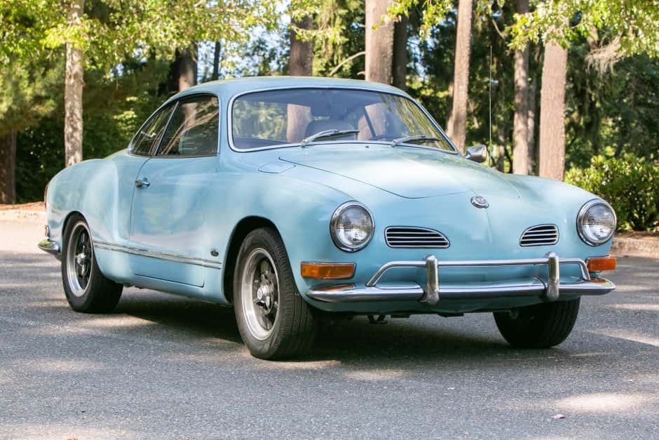 1971 Volkswagen Karmann Ghia sold for $10,075