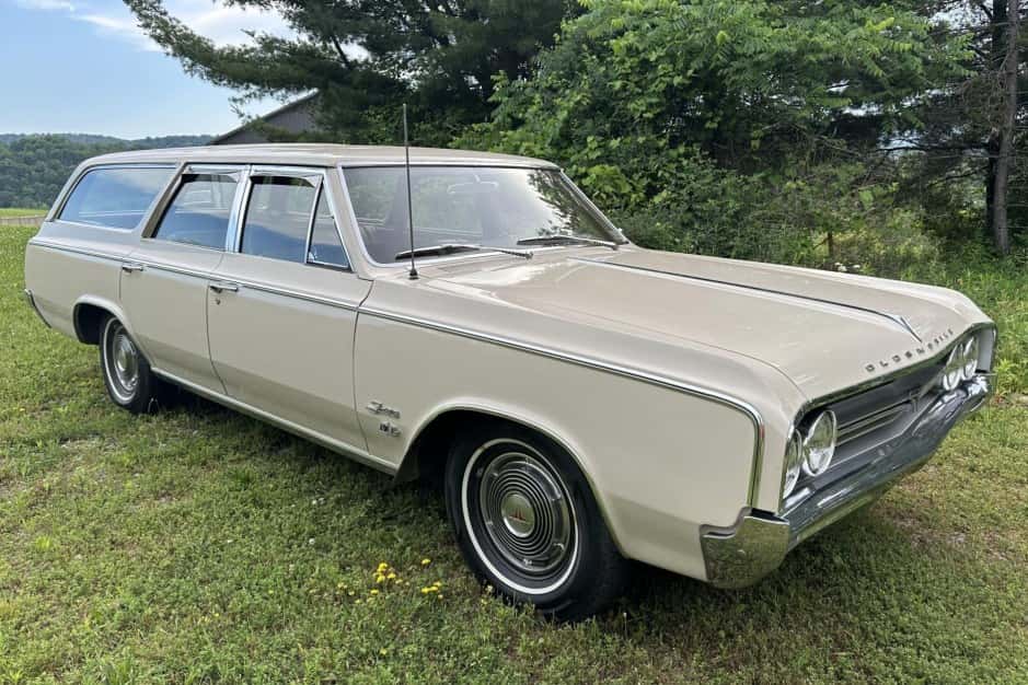 1964 Oldsmobile F-85 & Jetfire sold for $17,000