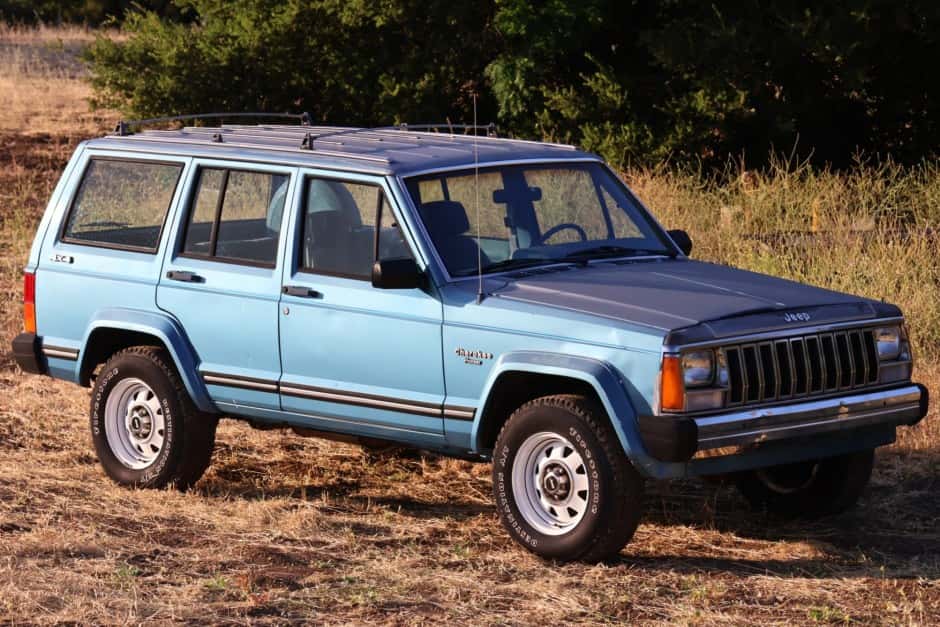1987 Jeep XJ Cherokee sold for $5,250